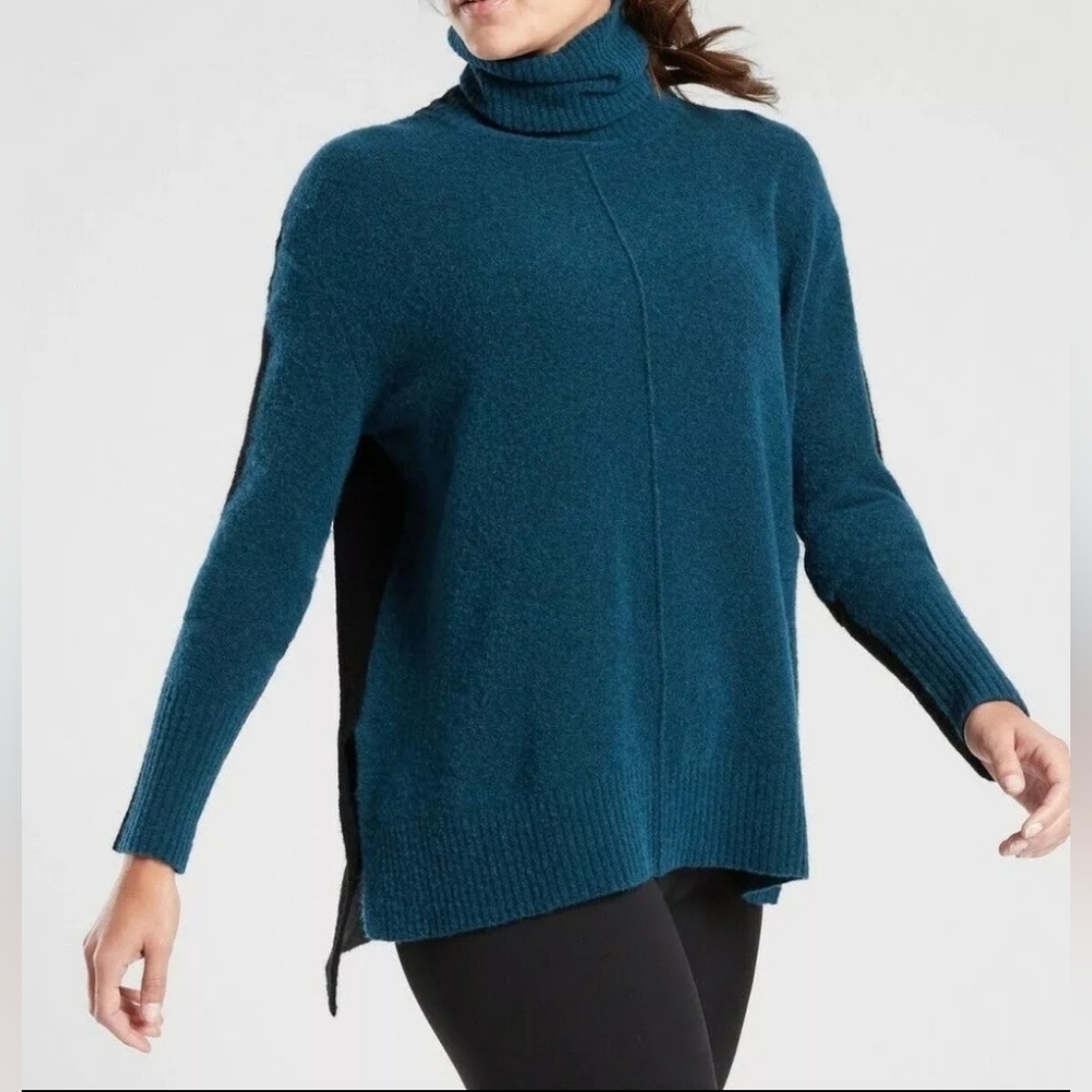 Athleta Transit Womens Colorblock Turtleneck SM Sweater Merino Wool Blend Soft